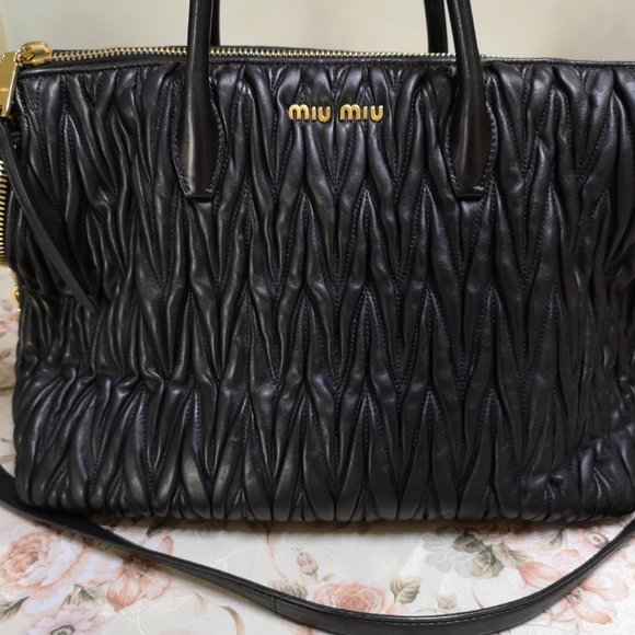 Miu Miu Authentic MATELASSÉ NAPPA LEATHER HANDBAG - Picture 2 of 16